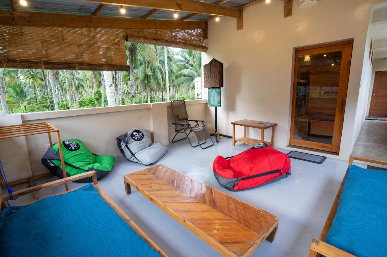 Haole Surf Hostel General Luna  Esterno foto